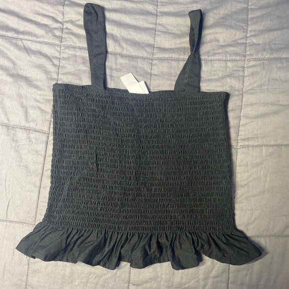 🌿3/$20 H&M ⋆ Peplum Top - Picture 2 of 3